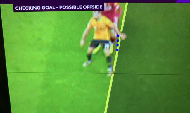 3, 法甲新规实施VAR判罚引发争议  